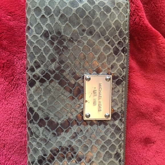 Michael Kors Handbags - Michael Kors Wallet